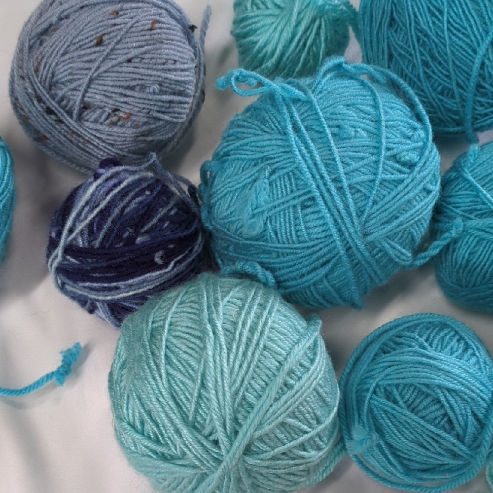 Assorted Blue Yarn Balls - Picture 2 of 5